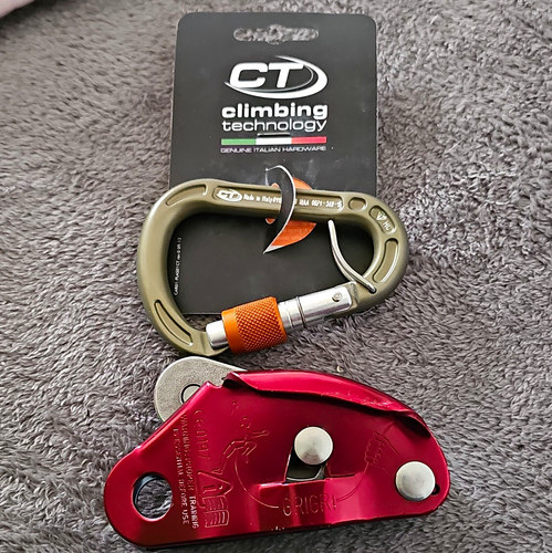 Climbing technology karabiner - technology,
